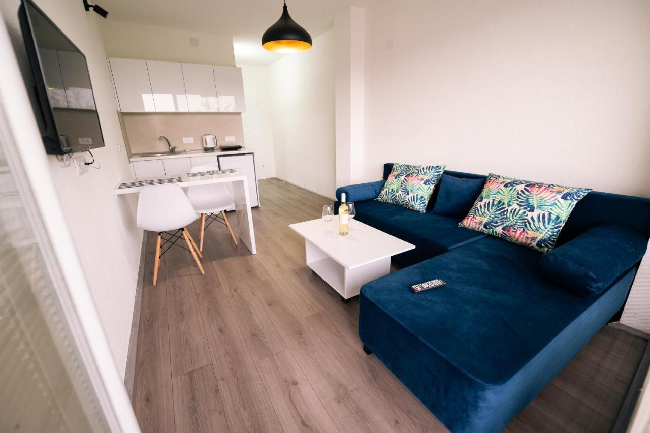 Down Street-old Town Apartman *